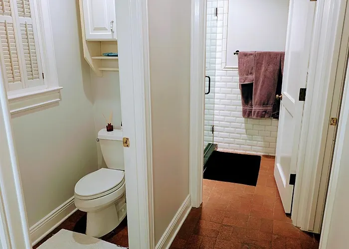 Guest house Private On 3 Acre Estate In