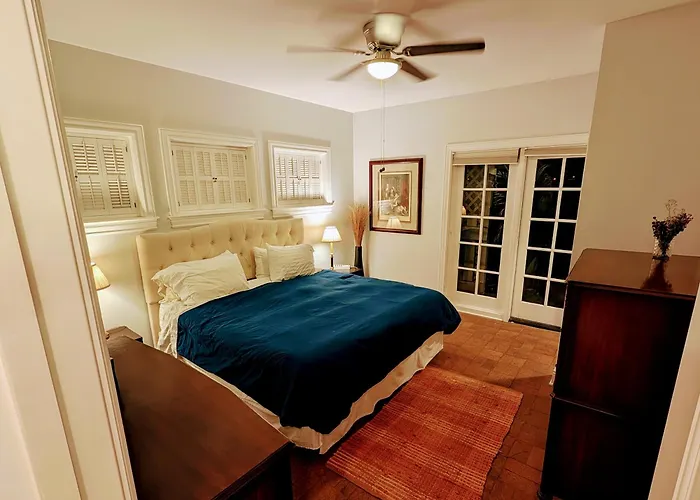 Guest house Private On 3 Acre Estate In *