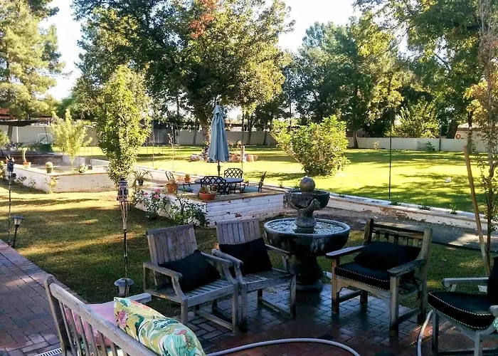 Guest house Private On 3 Acre Estate In